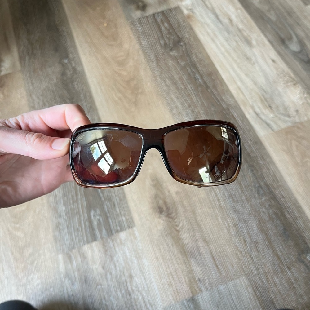 Authentic Maui Jim’s Palms with case